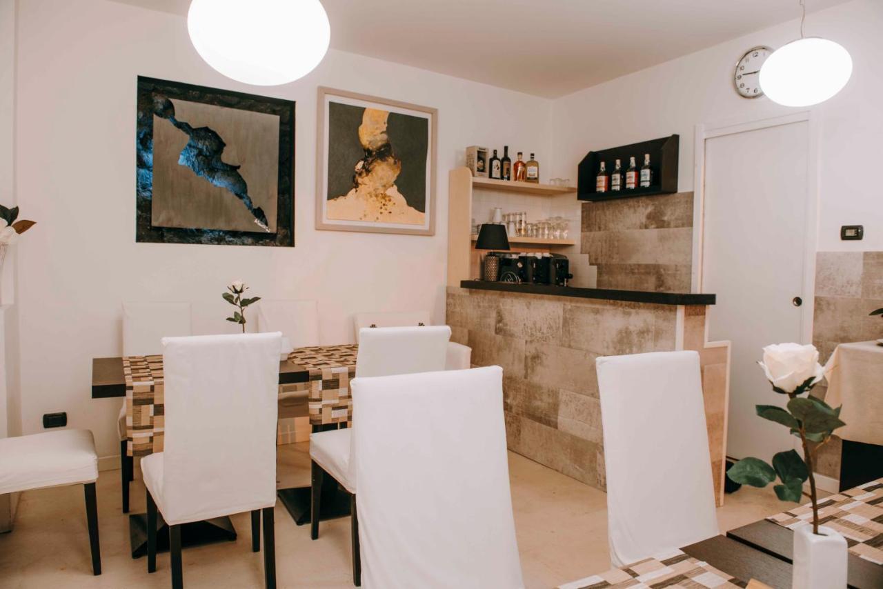 Hotel La Contrada Вербания Екстериор снимка