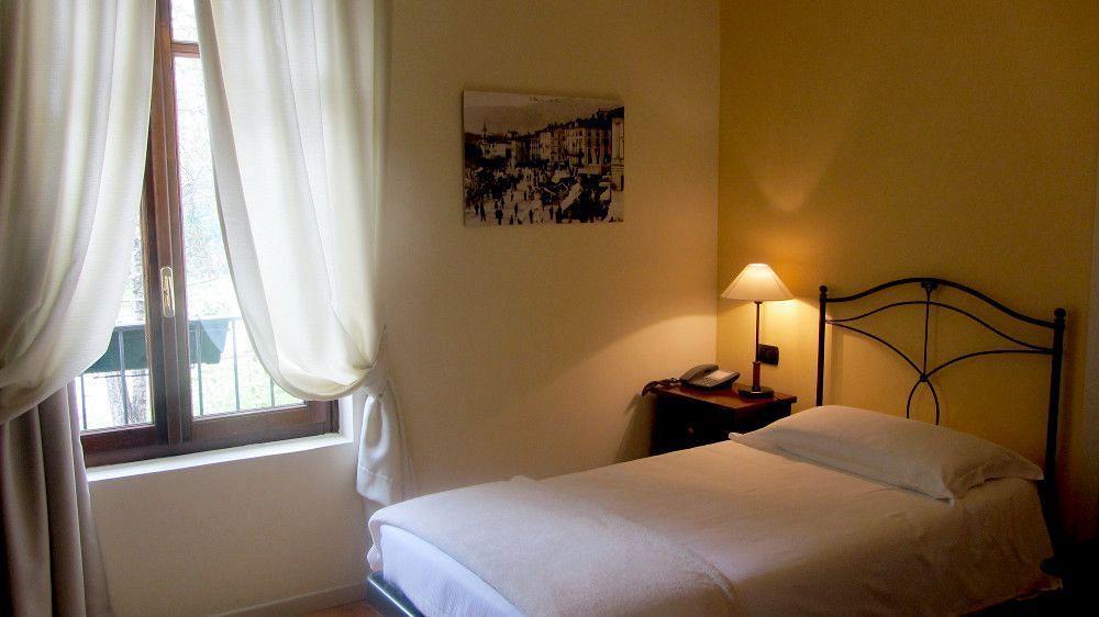 Hotel La Contrada Вербания Екстериор снимка